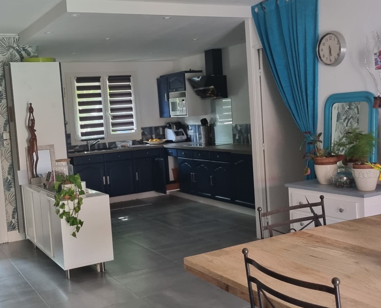 Nouvelle cuisine bleue pour ces clients à Blagnac qui nous ont confié la rénovation de leur cuisine